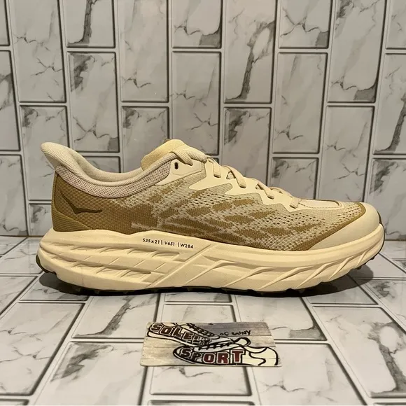 New Hoka One One Speedgoat 5 Trail Running Shoes Hiking Vanilla Wheat Mens 9 D