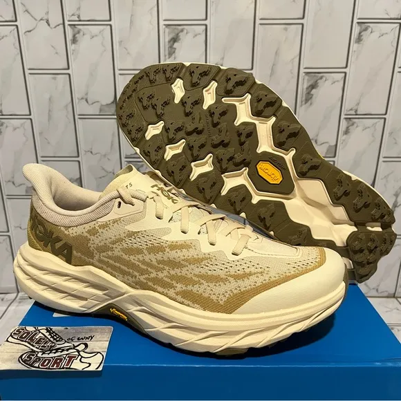 New Hoka One One Speedgoat 5 Trail Running Shoes Hiking Vanilla Wheat Mens 9 D