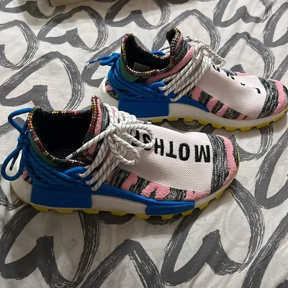 New in box adidas bad HU Pharrell Solar Pack Mother shoes