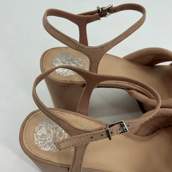 New in box Vince Camuto nude Plato’s suede sandals size 9.5