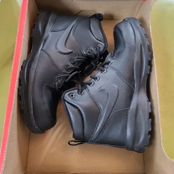 New nike Manoa LTR