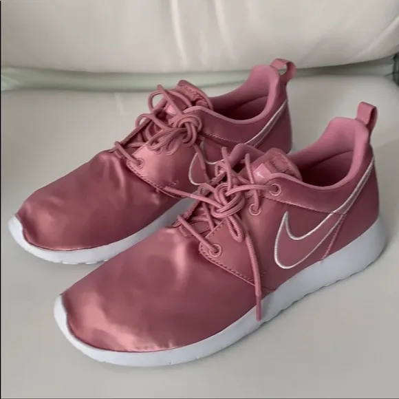 New Nike Roshe shoes satin pink