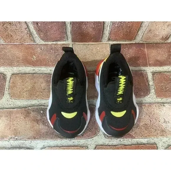 New Puma X Peanuts Sneaker Shoes for Toddlers sz 4C Black Red Yellow Limited Ed