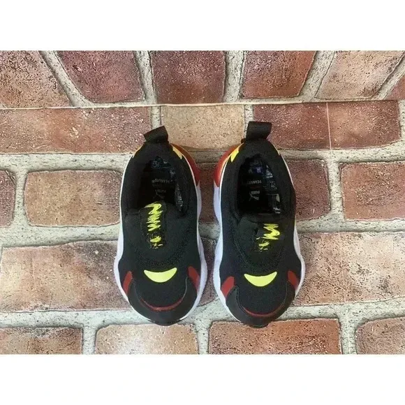 New Puma X Peanuts Sneaker Shoes for Toddlers sz 5C Black Red Yellow Limited Ed