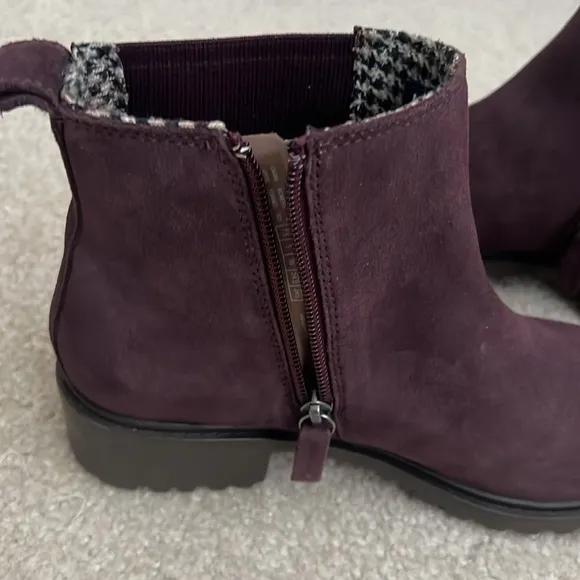 New!‎ Rockport Womens Ryleigh Gore Chelsea boots —waterproof size 7 1/2