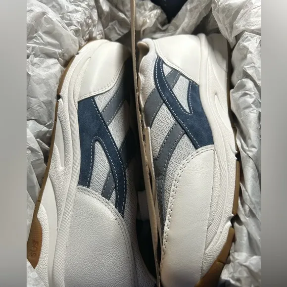 NEW SAS Women's, Tour Mesh Lago Vista Lace Up Sneaker - Size 10.5