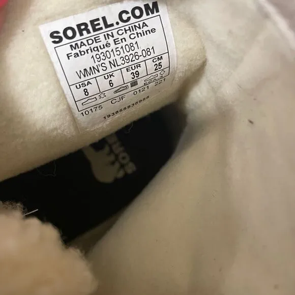 New Sorel Joan Of Arctic Lite Boots size 8Brand new never worn before!$168