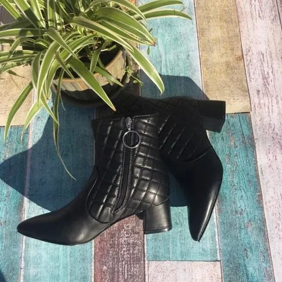 NEW Trary ankle boot