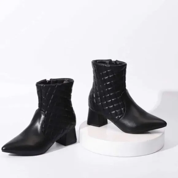NEW Trary ankle boot