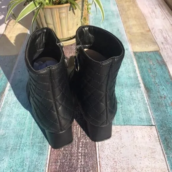 NEW Trary ankle boot