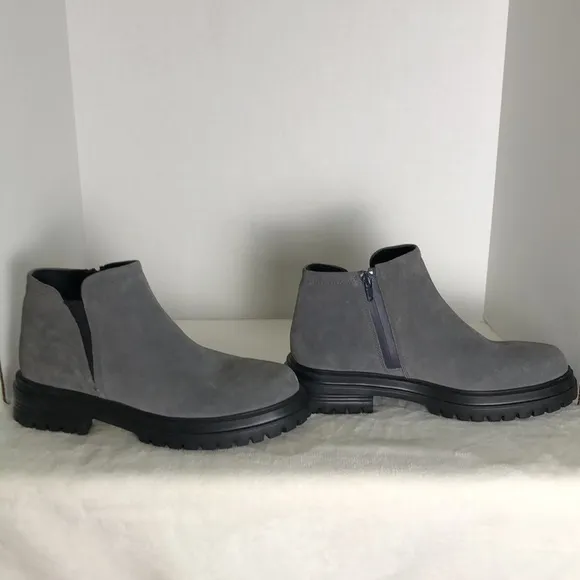 New VANELI Women's 9.5 Narrow Grey Zilla Waterproof Suede Pull On Booties