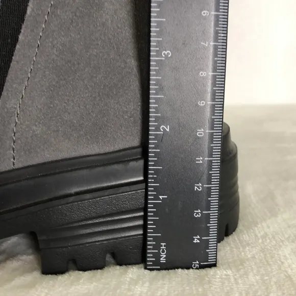 New VANELI Women's 9.5 Narrow Grey Zilla Waterproof Suede Pull On Booties