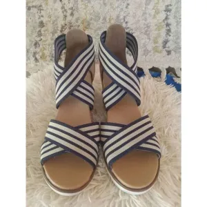 New in box Mia sandals sz9