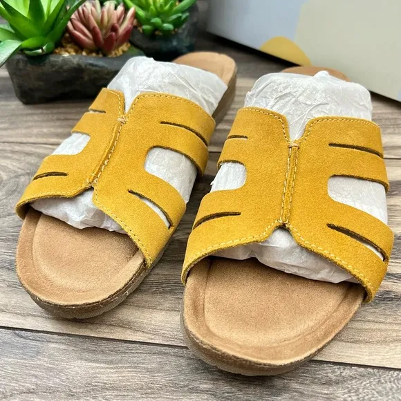 NIB Earth Origins 8W Luna Slip On Suede Slide Sandal Marigold Yellow 39