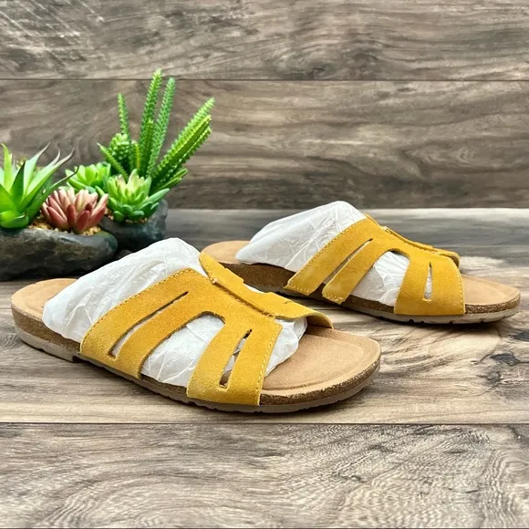 NIB Earth Origins 8W Luna Slip On Suede Slide Sandal Marigold Yellow 39