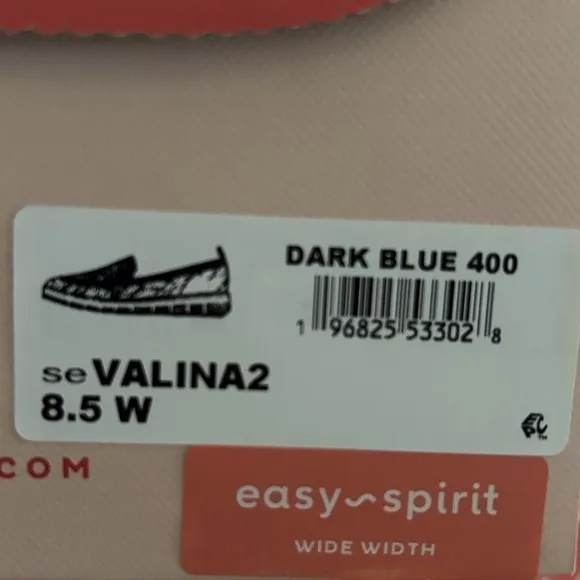 NIB Valina Shoe, Navy Size 8.5 W or 9W