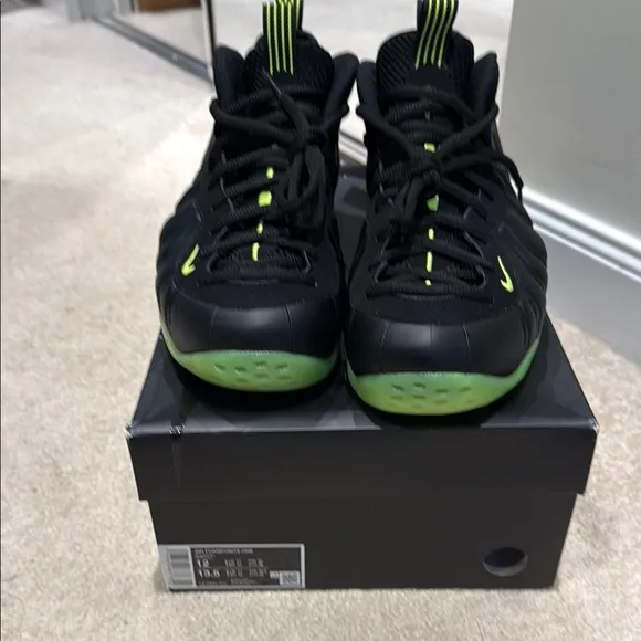 Nike Air Foamposite One “Volt” Size 12 W/book