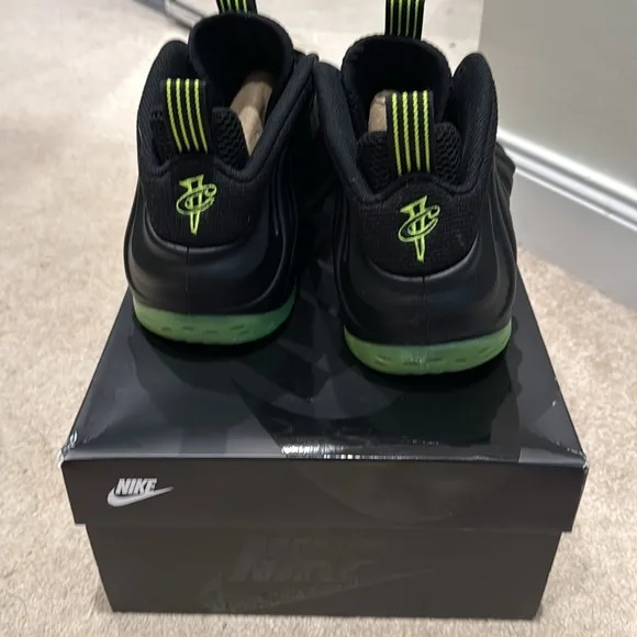 Nike Air Foamposite One “Volt” Size 12 W/book