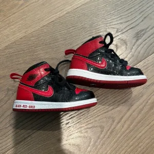 Nike Air Jordan 1 Mid Shoes - Black   Red = Bred Toddler Baby Size 5C
