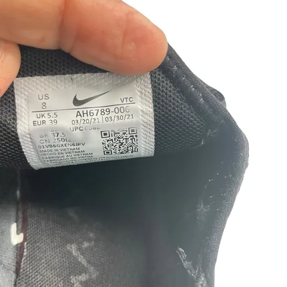 Nike Air Max 270 Womens 8 Triple Black Sneaker Shoes Athletic Outdoor AH6789-006