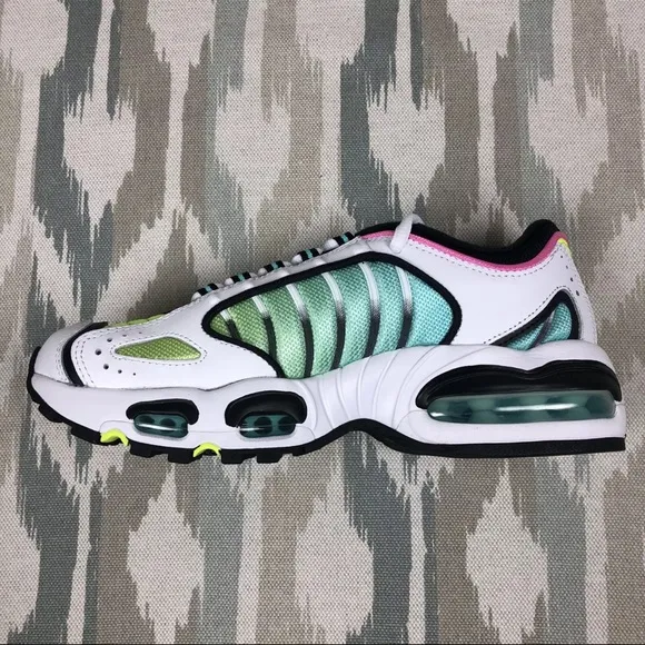 ✔️NIKE AIR MAX TAILWIND BOYS SHOES SIZE 4Y