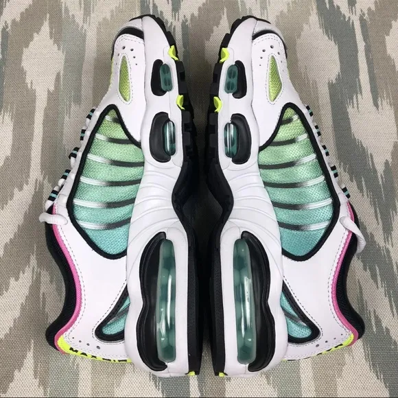 ✔️NIKE AIR MAX TAILWIND BOYS SHOES SIZE 4Y