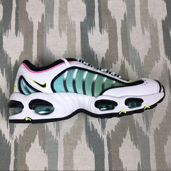 ✔️NIKE AIR MAX TAILWIND BOYS SHOES SIZE 4Y