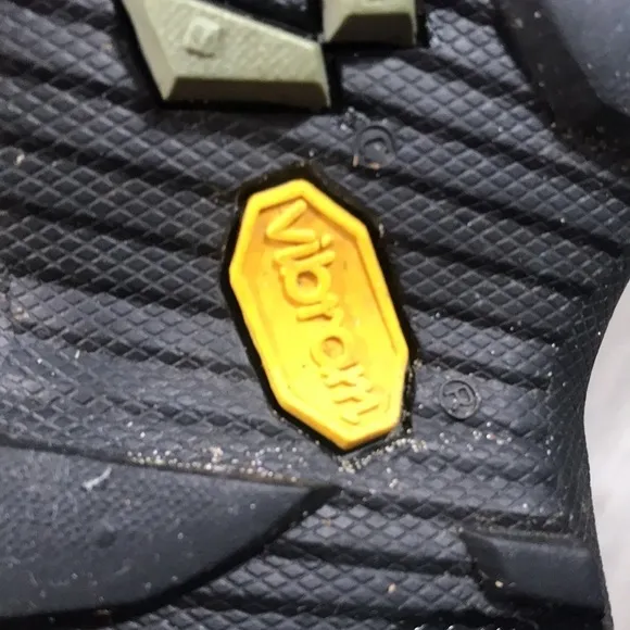 Nike Air Wallowa II Gr Outdoor Trekking Vibram Sole Shoes size 11