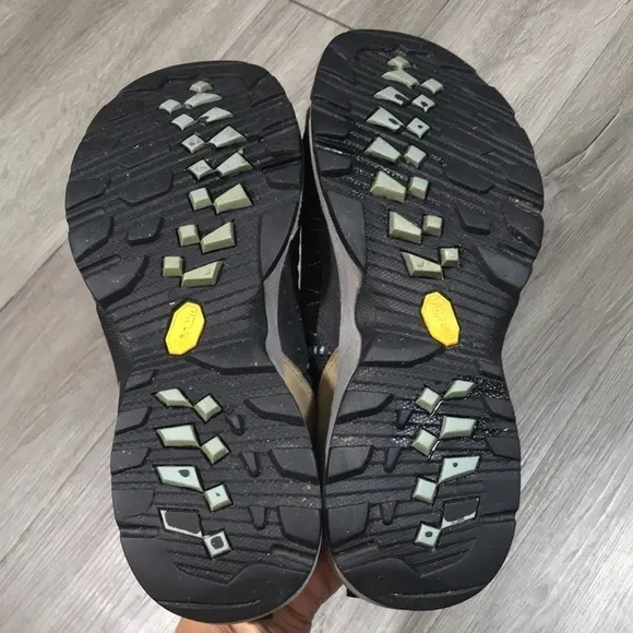 Nike Air Wallowa II Gr Outdoor Trekking Vibram Sole Shoes size 11