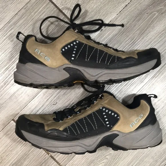 Nike Air Wallowa II Gr Outdoor Trekking Vibram Sole Shoes size 11