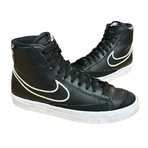 Nike Blazer Mid ‘77 SE (GS) Black Playful Fonts DJ0265-001 Shoes- SZ 5.5Y- 7.5 W