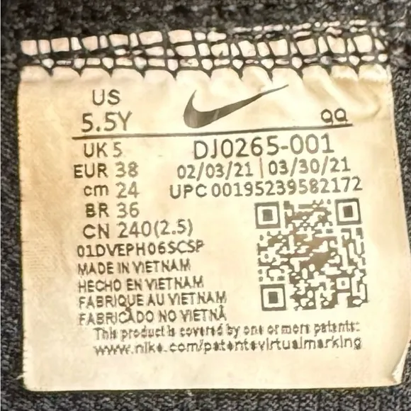 Nike Blazer Mid ‘77 SE (GS) Black Playful Fonts DJ0265-001 Shoes- SZ 5.5Y- 7.5 W