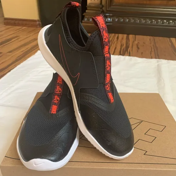 Nike Flex Runner SE GS Black White Bright Youth