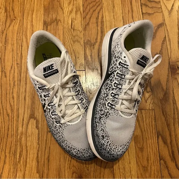 Nike Free &amp; Flexible Run Natural Athletic Shoes