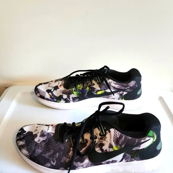 Nike Free RN Solstice Pack Running Shoes