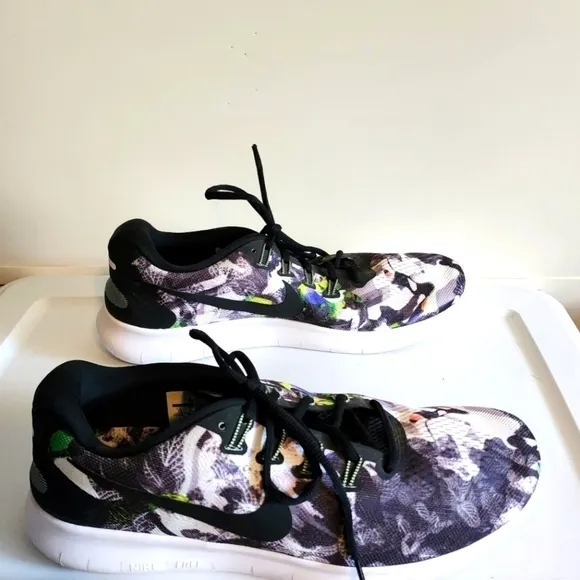 Nike Free RN Solstice Pack Running Shoes