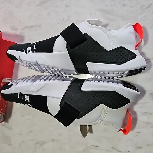 Nike Huarache Extreme PRT White Bright Crimson Black Size  7