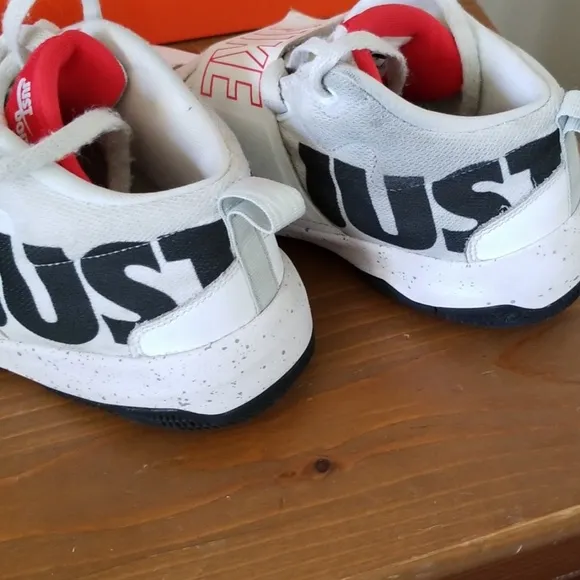 Nike Kids' Grade Team Hustle &quot;Just Do It&quot;