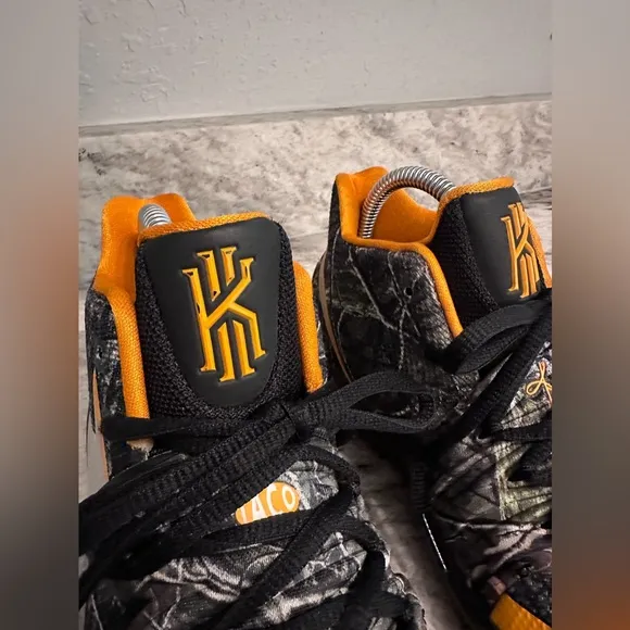 Nike Kyrie 5 camo Basketball Sneaker Sz 5Y-Camo/Orange/Black