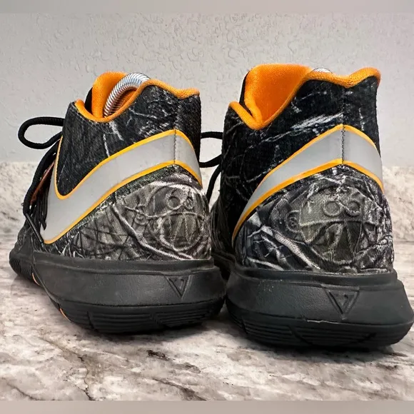 Nike Kyrie 5 camo Basketball Sneaker Sz 5Y-Camo/Orange/Black