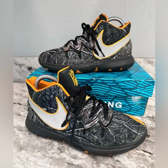 Nike Kyrie 5 camo Basketball Sneaker Sz 5Y-Camo/Orange/Black