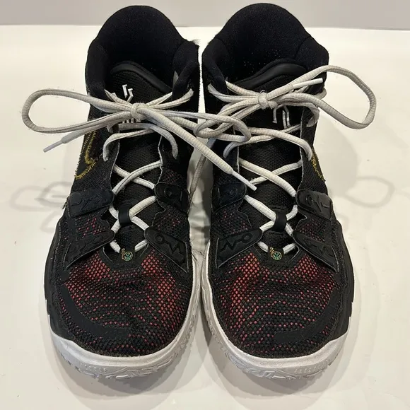 Nike Kyrie 7 Rayguns Basketball Shoes, Youth 7