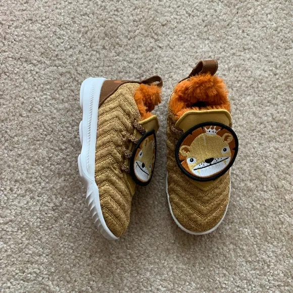 Nike LeBron 16 Little Big Cats lion animals kids boys sneakers shoes