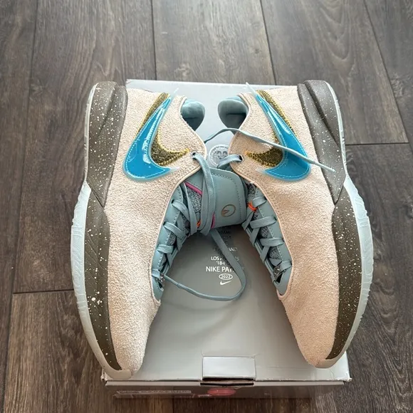 Nike LeBron 20 UNKNWN Message in a Bottle - Size 11 - Only Used 2x - GREAT Shoe