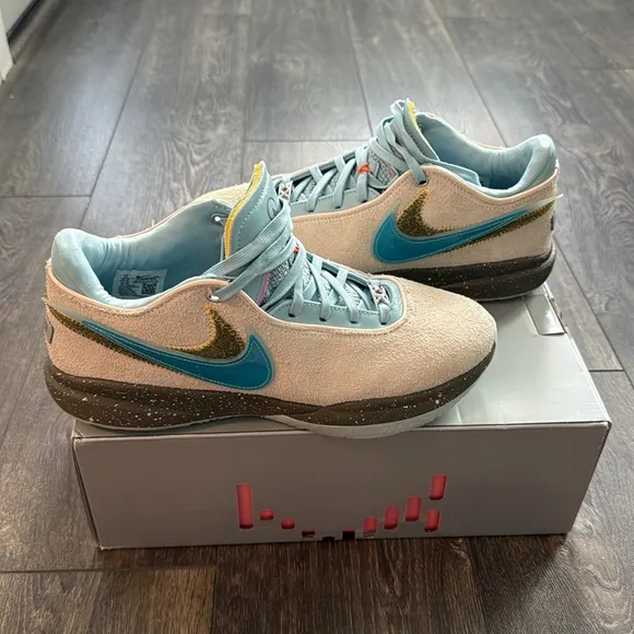 Nike LeBron 20 UNKNWN Message in a Bottle - Size 11 - Only Used 2x - GREAT Shoe