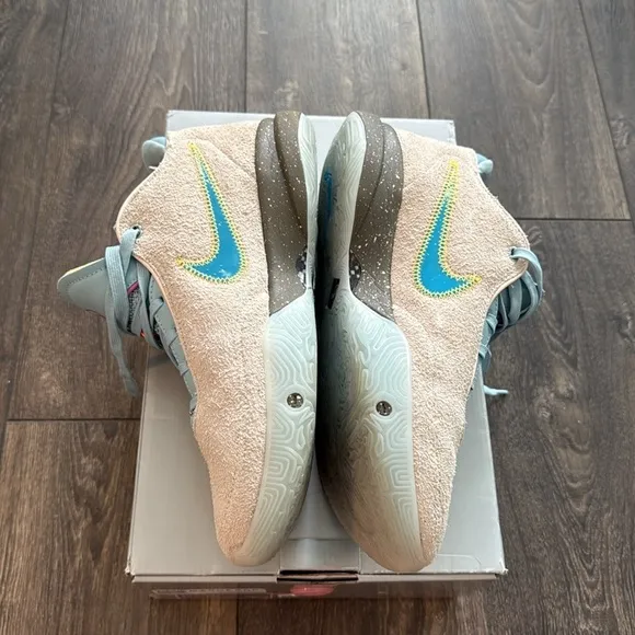 Nike LeBron 20 UNKNWN Message in a Bottle - Size 11 - Only Used 2x - GREAT Shoe
