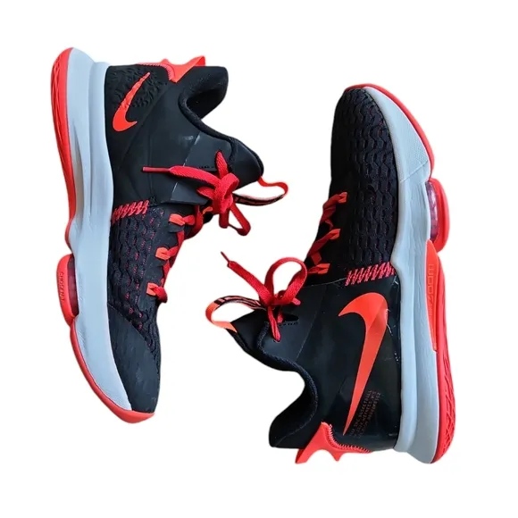 Nike • LeBron Witness V 5 Basketball Shoes
