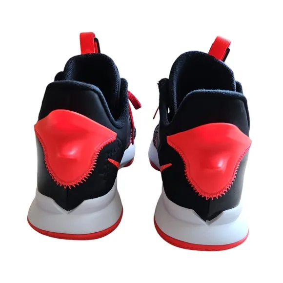 Nike • LeBron Witness V 5 Basketball Shoes