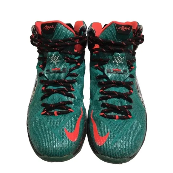 Nike LeBron XII Size 8 1/2