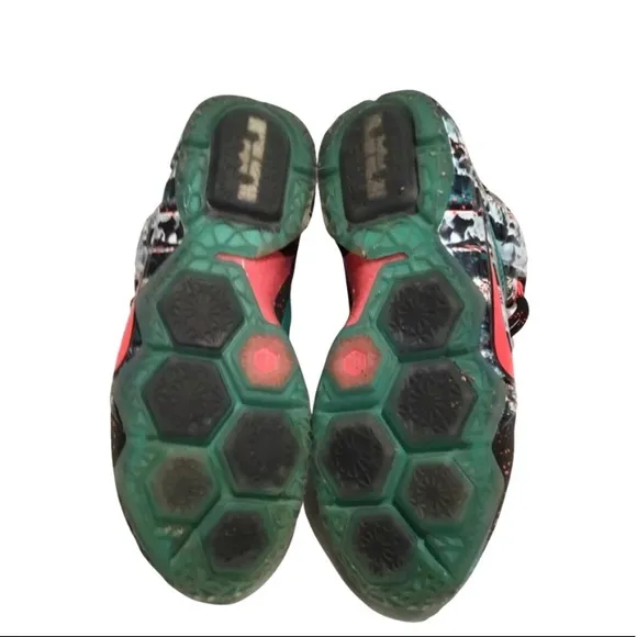 Nike LeBron XII Size 8 1/2